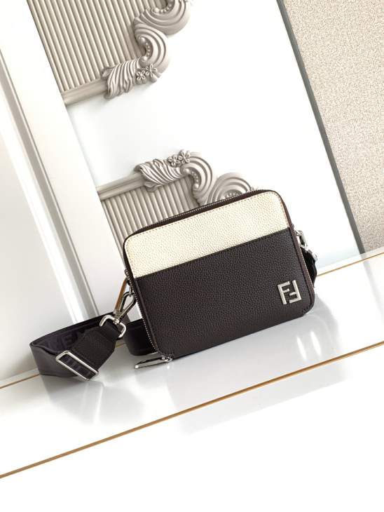 Picture of Fendi Handbags _SKUfw239246344fw
